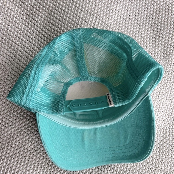 Billabong Aqua and White Trucker Hat with California Design - Picture 4 of 6